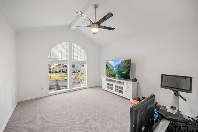 6601 Hollytree Circle, Tyler, TX 75703