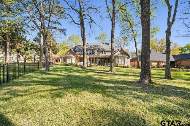 6601 Hollytree Circle, Tyler, TX 75703