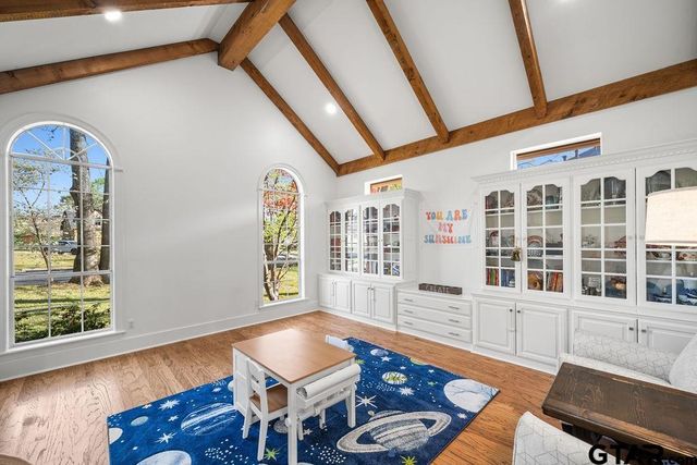 6601 Hollytree Circle, Tyler, TX 75703