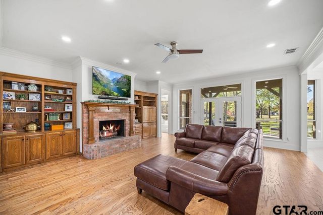 6601 Hollytree Circle, Tyler, TX 75703