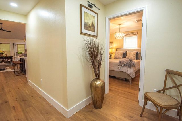 1105 E Alamo, Brenham, TX 77833