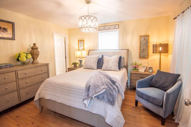 1105 E Alamo, Brenham, TX 77833