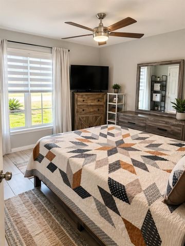 2123 NE 6TH AVENUE, Cape Coral, FL 33909