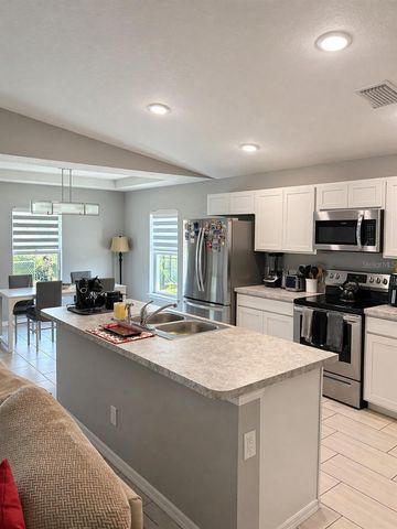 2123 NE 6TH AVENUE, Cape Coral, FL 33909