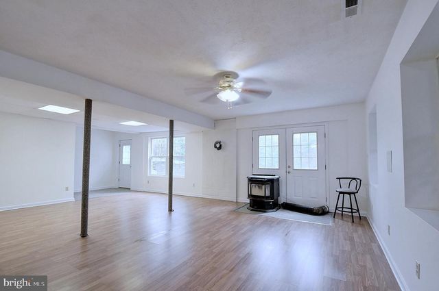 235 PEPPERMINT SPRING LN, Winchester, VA 22603