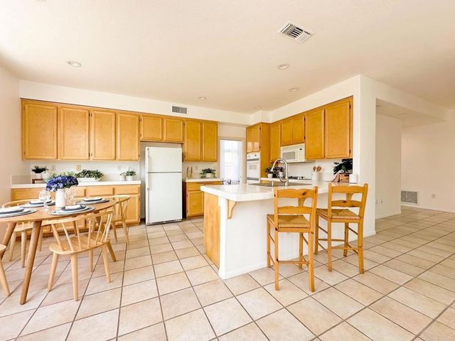 512 Bayona Loop, Chula Vista, CA 91910