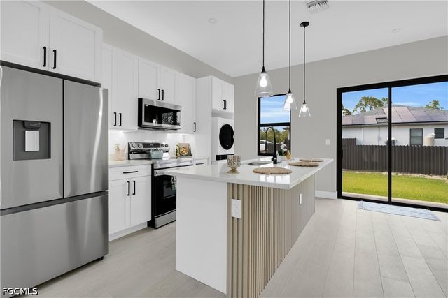 1201 E 7th ST, Lehigh Acres, FL 33972