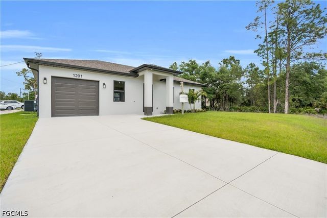 1201 E 7th ST, Lehigh Acres, FL 33972