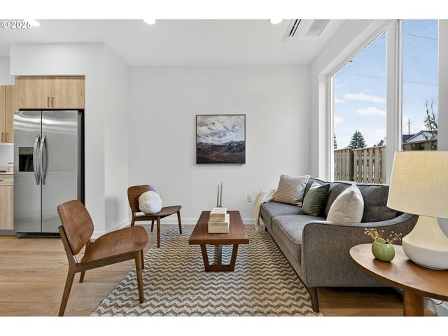 7208 Ne Going St St, Portland, OR 97218