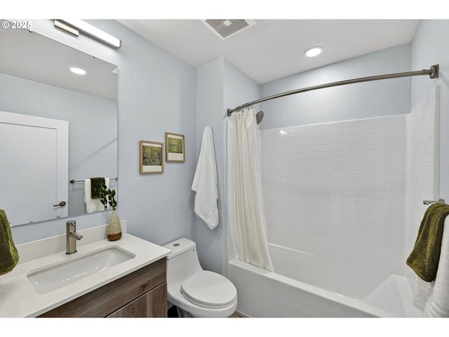 7208 Ne Going St St, Portland, OR 97218