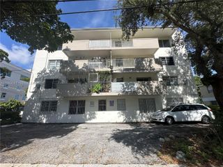 755 SW 6th St 10, Miami, FL 33130