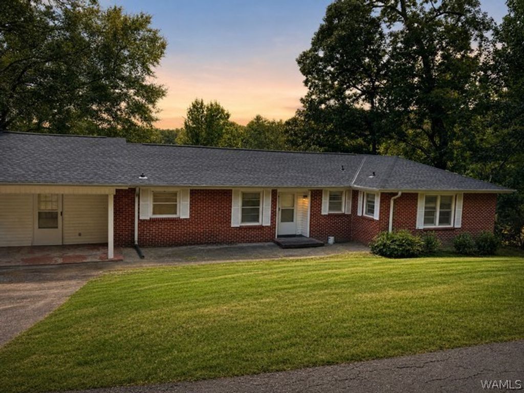 13114 Lake Arnedra, Coker, AL 35452