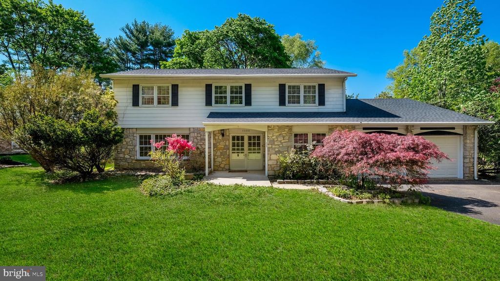 1086 GRAVEL HILL RD, Huntingdon Valley, PA 19006