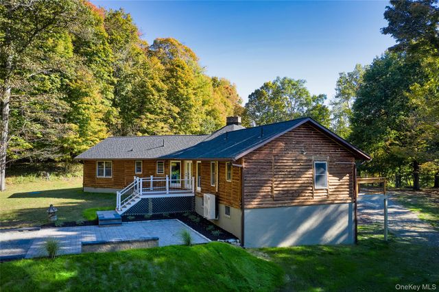 568 Oak Summit Road, Millbrook, NY 12545
