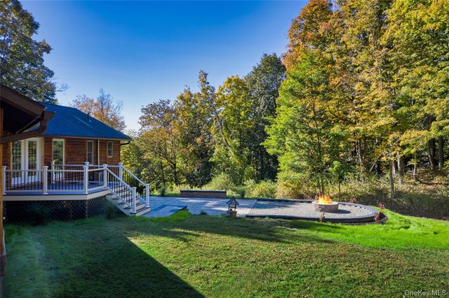 568 Oak Summit Road, Millbrook, NY 12545