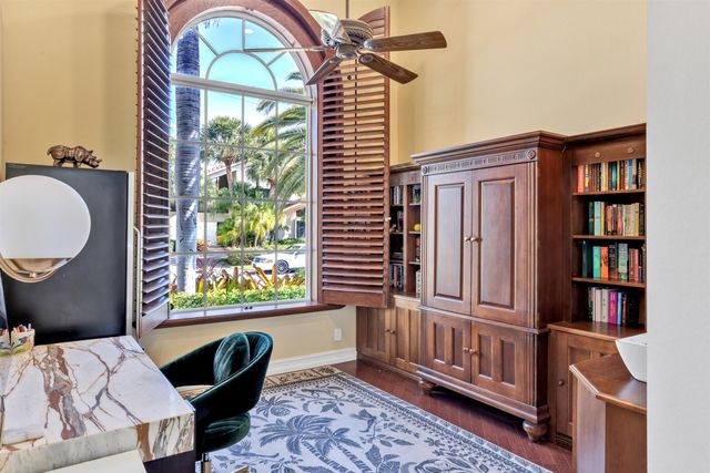 920 Hyacinth Drive, Delray Beach, FL 33483