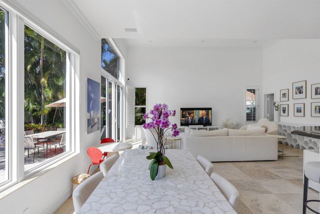 920 Hyacinth Drive, Delray Beach, FL 33483