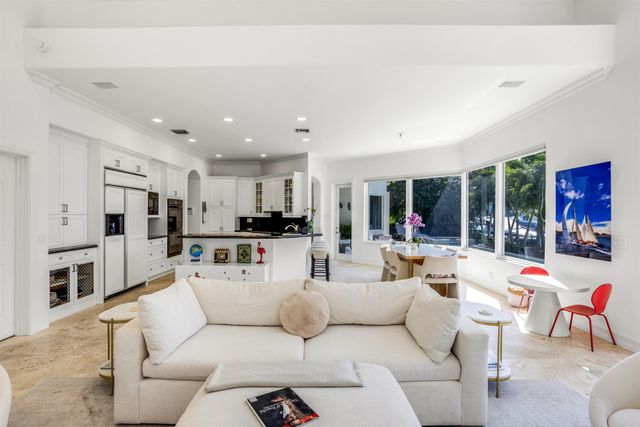 920 Hyacinth Drive, Delray Beach, FL 33483