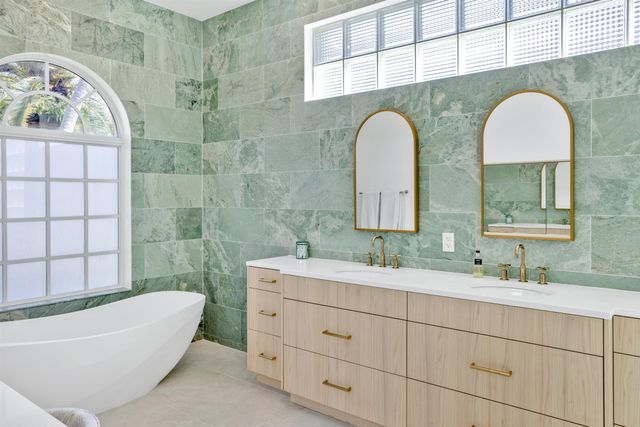 920 Hyacinth Drive, Delray Beach, FL 33483