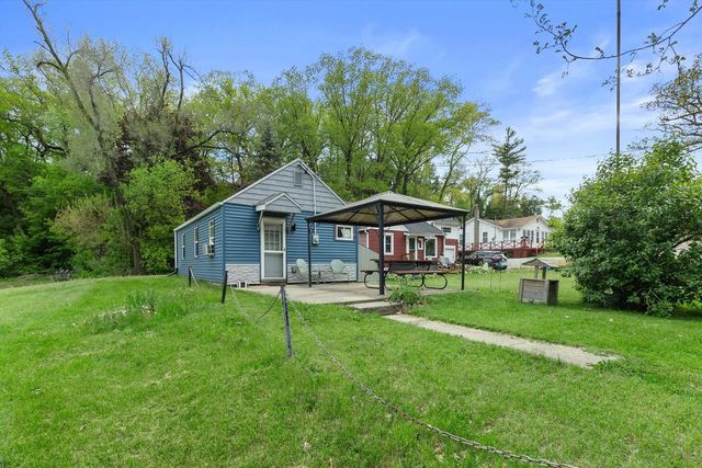 323 Oak Ridge DRIVE, Twin Lakes, WI 53181