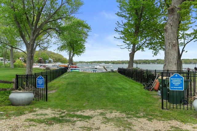 323 Oak Ridge DRIVE, Twin Lakes, WI 53181