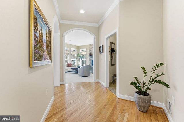 204 LAWSON RD SE, Leesburg, VA 20175