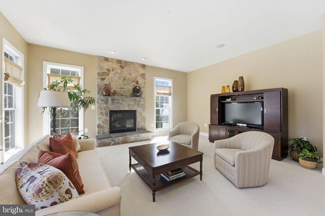 204 LAWSON RD SE, Leesburg, VA 20175