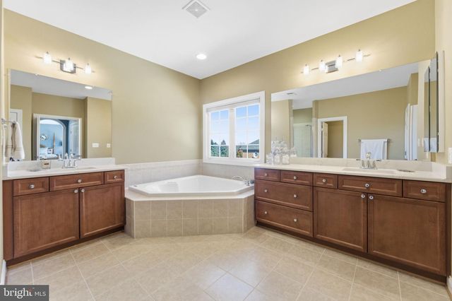 204 LAWSON RD SE, Leesburg, VA 20175