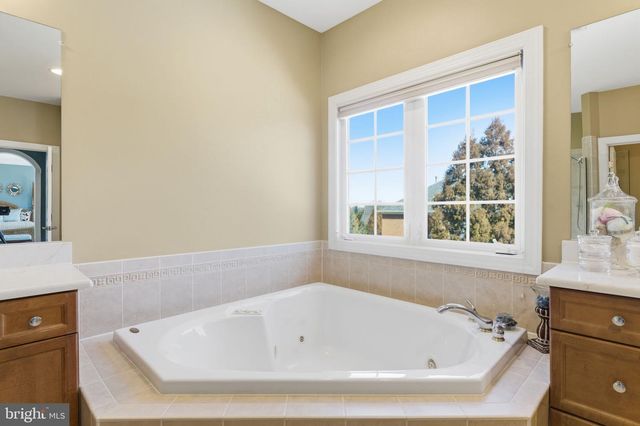 204 LAWSON RD SE, Leesburg, VA 20175