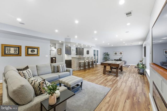 204 LAWSON RD SE, Leesburg, VA 20175