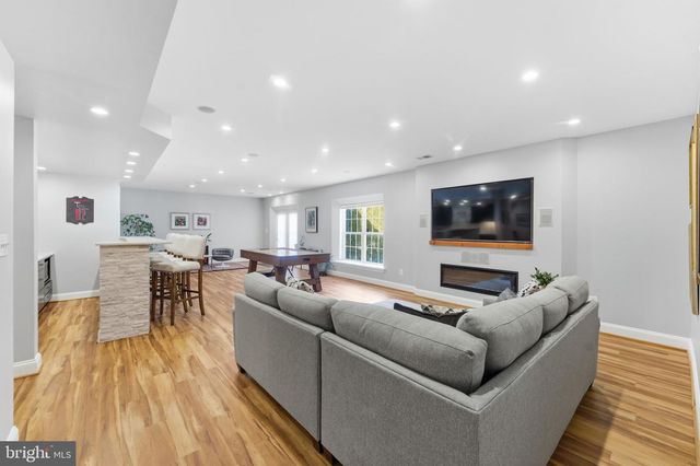 204 LAWSON RD SE, Leesburg, VA 20175