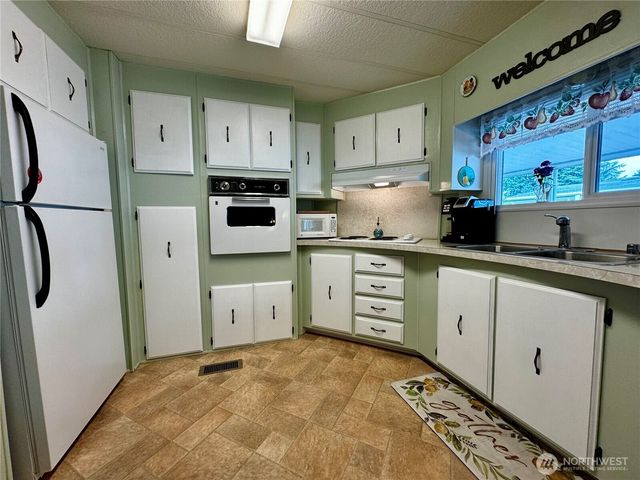 2203 Alonda Lane NE, Olympia, WA 98516