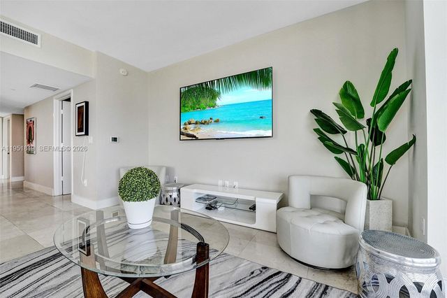 2600 E Hallandale Beach Blvd T3201, Hallandale Beach, FL 33009