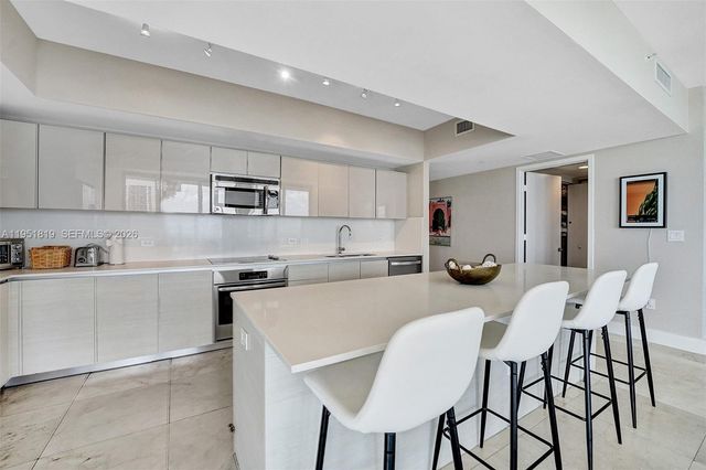 2600 E Hallandale Beach Blvd T3201, Hallandale Beach, FL 33009