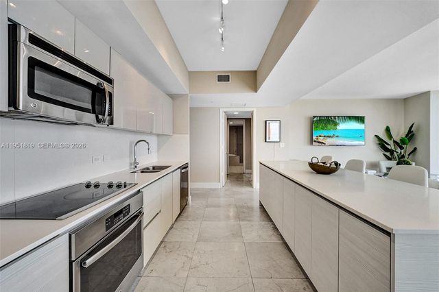 2600 E Hallandale Beach Blvd T3201, Hallandale Beach, FL 33009