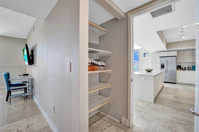 2600 E Hallandale Beach Blvd T3201, Hallandale Beach, FL 33009