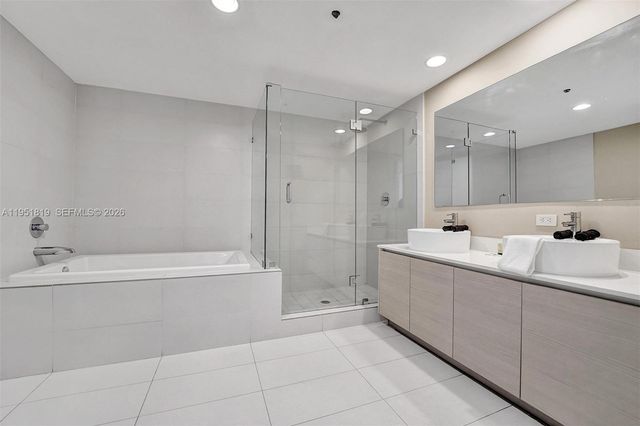 2600 E Hallandale Beach Blvd T3201, Hallandale Beach, FL 33009