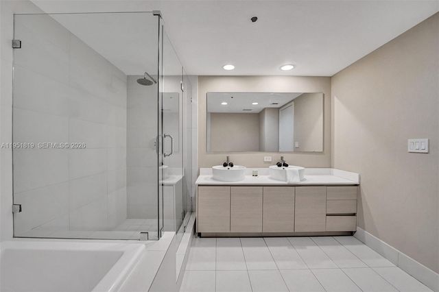 2600 E Hallandale Beach Blvd T3201, Hallandale Beach, FL 33009