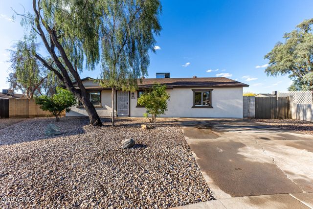 8226 W MEADOWBROOK Avenue, Phoenix, AZ 85033