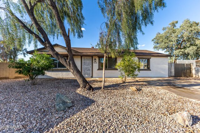 8226 W MEADOWBROOK Avenue, Phoenix, AZ 85033