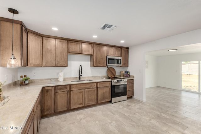 8226 W MEADOWBROOK Avenue, Phoenix, AZ 85033