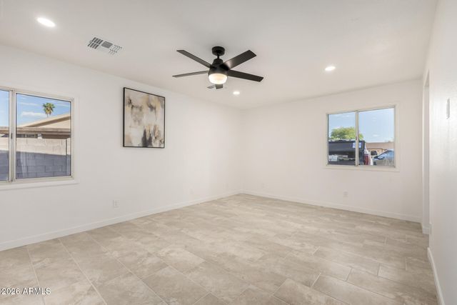 8226 W MEADOWBROOK Avenue, Phoenix, AZ 85033