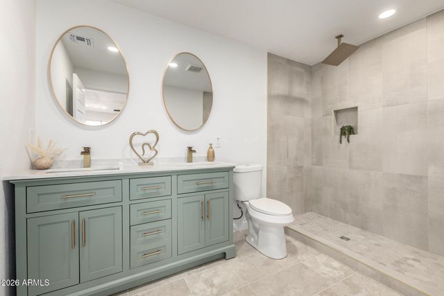 8226 W MEADOWBROOK Avenue, Phoenix, AZ 85033