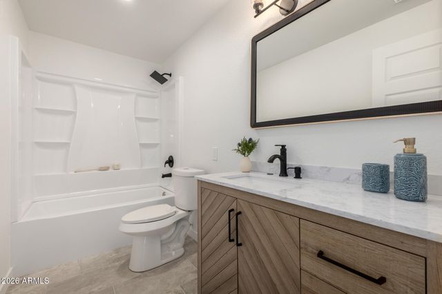 8226 W MEADOWBROOK Avenue, Phoenix, AZ 85033