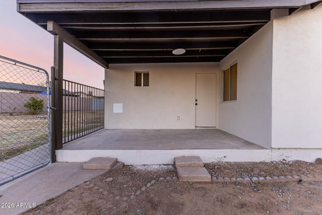 8226 W MEADOWBROOK Avenue, Phoenix, AZ 85033