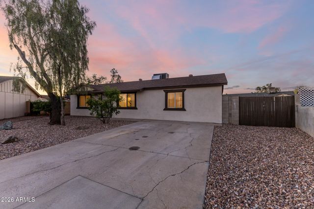 8226 W MEADOWBROOK Avenue, Phoenix, AZ 85033