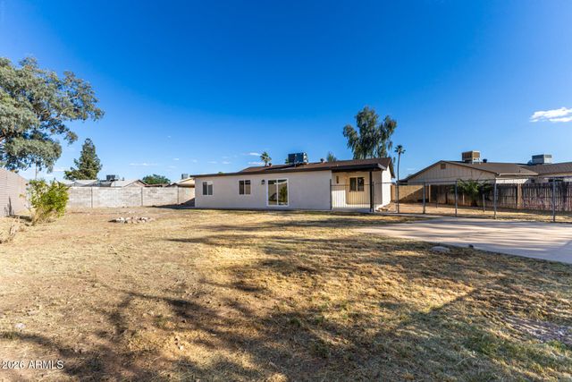 8226 W MEADOWBROOK Avenue, Phoenix, AZ 85033