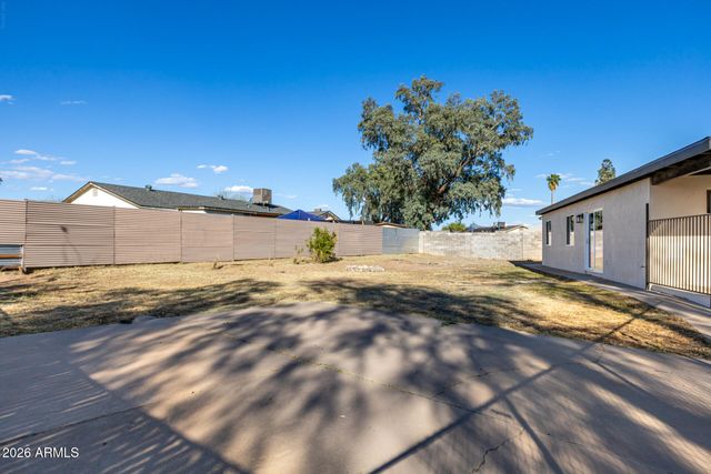 8226 W MEADOWBROOK Avenue, Phoenix, AZ 85033