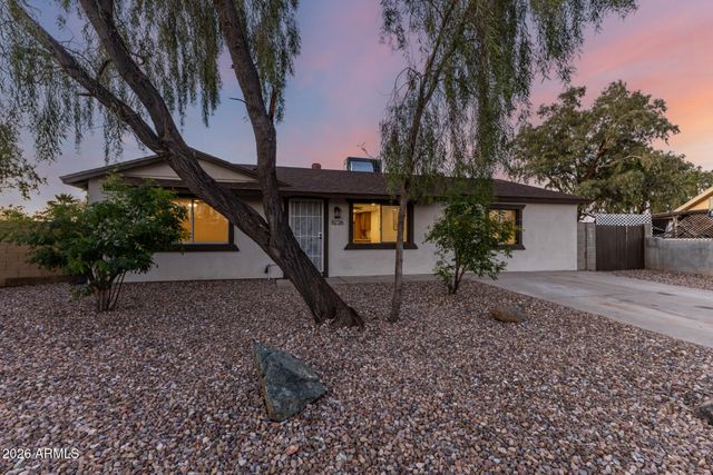 8226 W MEADOWBROOK Avenue, Phoenix, AZ 85033