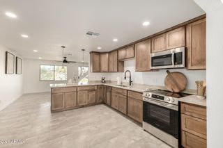 8226 W MEADOWBROOK Avenue, Phoenix, AZ 85033